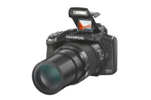 Olympus har fundet en genial løsning på det største problem ved ultra-zoom kameraer med 50x zoom.