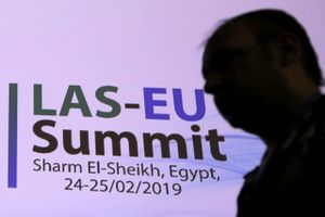 Mohammed bin Salman er rejst til Asien, og Omar al-Bashir bliver hjemme. Dermed bliver topmøde en realitet.