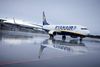 En passager tog nødudgangen efter at have ventet i 30 minutter på at forlade flyet i Malaga. Arkivfoto: Ryanair