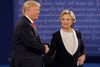 Vælgernes entusiasme omkring Hillary Clinton er dalet kraftigt og de to kandidater ligger nu meget tæt i meningsmålingen fra tirsdag. Foto: AP Photo/John Locher.