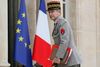 I sin første tale om forsvarspolitik sagde Macron meget klart, at han ikke ville tolerere offentlig kritik fra militæret. Det skete, efter at de Villiers angiveligt havde sagt i et parlamentsudvalg, at han ikke ville lade sig "hundse rundt med af nedskæringer". Foto: Francois Mori/AP