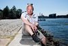 Keld Broksø bor i København, men var i Sverige i pinsen og trodsede dermed rejseanbefalingerne. »Det blev lidt en protestaktion, fordi jeg mener, at det er tåbeligt, den måde regeringen griber det an på lige nu,« siger han. Foto: Gregers Tycho