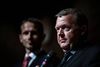 Stik mod de fleste forventninger overlever Lars Løkke Rasmussen som Venstres formand.