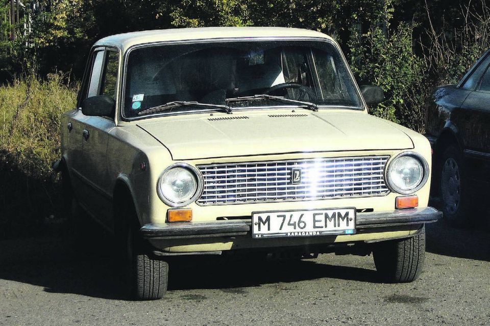 Dansk Lada-import i dvale - Jyllands-Posten