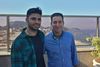 Guardian journalist Glenn Greenwald (th) sammen med sin ægtefælle David Miranda, der blev stoppet, da han var på vej til parrets hjem i Rio de Janeiro.