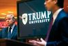 Donald Trump fotograferet ved lanceringen af Trump University i 2005 på et pressemøde i New York. Nu indkaldes rigmanden som vidne i en retssag mod universitetet. Foto Bebeto Matthews/AP.