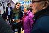 Venstres Ellen Trane Nørby mener, at det personlige møde er det mest effektive i en valgkamp. Derfor er hendes kalender fyldt godt op for tiden med besøg som forleden, da hun tog opstilling i partiets stand ved Tøndermessen. Foto: Jens Henrik Daugaard