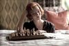 Rollen som det fiktive skaktalent i Netflix-serien "The Queen's Gambit", Beth Harmon, blev spillet af Anya Taylor-Joy. Foto: Phil Bray/Netflix