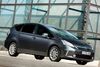 Toyota har længe gået forrest i flokken af hybridbiler. Teknikken med to motorer findes nu i mange typer biler, og det er nu på tide, at danskerne får en syvpersoners MPV med kræfter fra både benzin og el. Bilen hedder Toyota Prius+ og byder på ny batteri-teknologi, større rummelighed og en svimlende pris.