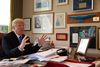 Donald trump Trækker i land på sit forslag om at forbyde muslimer indrejse i USA.