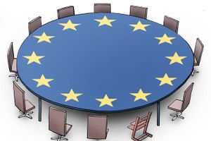 EU-parlamentet skal have mere magt, så snævre nationale hensyn ikke kan bremse så meget som nu. Arkivtegning: Niels Bo Bojesen.