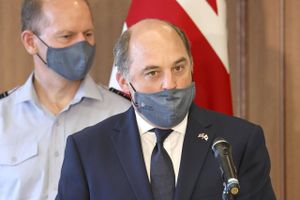 - Vi ved alle sammen, at Afghanistan ikke er afsluttet. Det er et uafsluttet problem, siger forsvarsminister.
