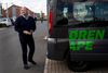 Den tidligere borgmester i Viborg Søren Pape Poulsen (K) var lørdag på en tur rundt i landet – først til Silkeborg, så Vejle for at slutte dagen af med sæson afslutningen på Viborg Stadion. Foto: Mikkel Berg Pedersen