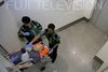 På en video, der er optaget i Kuala Lumpura internationale lufthavn den 13. februar 2017, ses den bevidstløse Kim Jong-nam efter giftangrebet. Foto: Fuji TV via AP