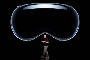Med lanceringen af virtual reality-brillen Vision Pro åbner Apple nu for et helt nyt marked. Men spørgsmålet er lige nu, hvad den nye videobrille skal bruges til. 