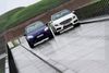 To hurtigtløbende GTI’er til test – Ford Focus ST til 490.000 kr. til venstre og Mercedes-Benz A250 til 690.000 kr. til højre. Det sjove er, at ingen af disse to GTI’er hedder GTI. Foto: Flemming Haslund