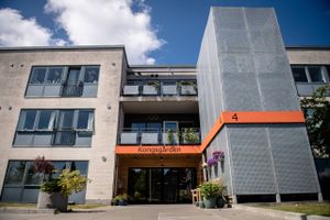 Samarbejdet mellem Aarhus Kommune og de pårørende til en ældre borger skal ikke ende med sager i medierne. Sundhed og Omsorg vil styrke samarbejdet med pårørende. 