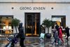 Danske designvirksomheder skal gøre som Georg Jensen og lade sig sælge, i Georg Jensens tilfælde til pengestærke arabere, hvis de vil ind på det kinesiske marked, siger ekspert i marketing.