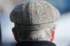 I år 2100 vil danskerne først kunne gå på folkepension som 82-årige, hvis levealderen bliver ved at stige, og skiftende fremtidige regeringer følger velfærdsaftalen fra 2006. Prisen for ikke at lade pensionsalderen stige løbende efter 2030 er ifølge regeringen 60 mia. kroner.