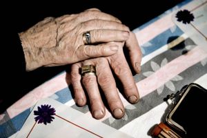 En ny rapport viser, at andelen af svage ældre, der modtager praktisk hjælp i hjemmet, er faldet kraftigt fra 2007 til 2017. Foto: Linda Kastrup/Ritzau Scanpix