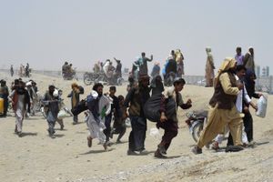 Internationale styrker er i færd med at trække sig ud af Afghanistan. Det sker, samtidig med at Taliban har indledt en stor militær offensiv. I øjeblikket er over 270.000 tusinde afghanere på flugt, anslår FN's flygtningeorganisation UNHCR, (Foto: Banaras KHAN / AFP)