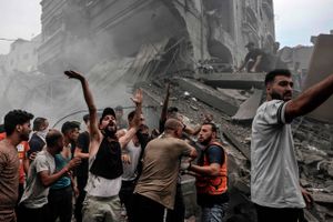 Israelske bombardementer og udsigten til en landinvasion har gjort livet endnu mere kummerligt for Gazas ca. to mio. indbyggere.