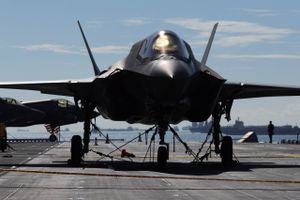 Pentagon har sat en prop i leveringen af F-35-kampfly. En undersøgelse af sagen har kørt siden august.