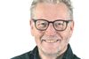 Ole Dall står som chefredaktør på Skive Folkeblad i spidsen for en af de få lokalaviser, som ikke er blevet opkøbt af de store mediekoncerner. Foto: Steen Don