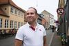 Martin Frederiksen er ekspert i forbrugeradfærd og e-handel. Han mener, at bilerne skal væk fra midtbyen for at lokke flere kunder til butikkerne. Foto: Ida Munch