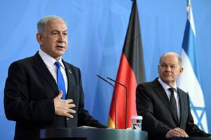 Tysklands forbundskansler er bekymret over Benjamin Netanyahus planer om en reform af Israels retssystem.