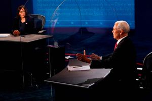 Coronakrisen dominerer tv-debatten mellem vicepræsident Mike Pence og vicepræsidentkandidat Kamala Harris. 