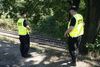 Politiet har af sikkerhedsmæssige årsager afspærret området, hvor toget angiveligt skulle være.
