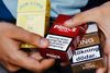 Cigaretter, sandsynligvis fremstillet i Kina, er blandt de konfiskerede varer.
