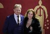 Peter Schmeichel ses her sammen med sin kæreste Laura von Lindholm forud for VM-lodtrækningen i Moskva i december 2017. Foto: Dmitri Lovetsky/AP