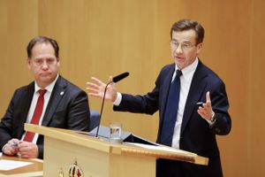 Sveriges nye regering vil bruge to procent af bnp på forsvarsudgifter senest i 2026, siger Ulf Kristersson.