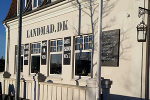 Danskerne efterspørger i stigende grad lokale fødevarer. De store detailkæder forsøger at ride med på den nye forbrugerbølge og give den ekstra fart.