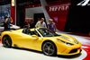 Ferrari viser 458 Speciale A, som er en spyder-version. Motoren er en 4,5-liters V8 med næsten 600 hk. Foto: Newspress