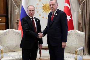 Ved deres møde i Ankara åbnede Putin og Erdogan via en videokonference et byggeprojekt i Mersin regionen ved Middelhavet, hvor Tyrkiet første atomkraftanlæg skal ligge. Foto: Sputnik/Reuters