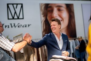 50 år mandag: Jens Poulsen etablerede for snart 20 år siden sin egen virksomhed. Den er blevet en af Danmarks største modekoncerner. 