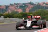 Kevin Magnussen på banen i Ungarn. Foto: Leonhard Foeger / POOL / AFP