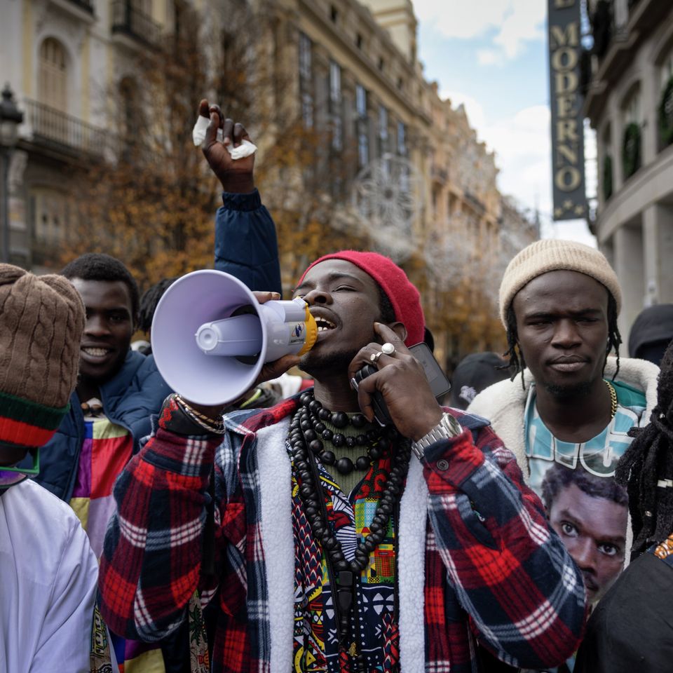 Mens Europa lukker, åbner Spanien