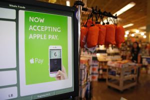 I 2015 kastede detailhandlen 100 mio. kr. efter en dankort-app, som aldrig er blevet nogen succes. Nu åbner Danske Bank for betalinger med dankort i Apple Pay.