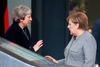 Merkel har tirsdag aften til sine konservative partifæller fortalt, at hun på mødet med May forklarede, at hun ikke kan se for sig, at EU-landene igen skal forhandle om skilsmisseaftalen. Foto: Fabrizio Bensch/AP