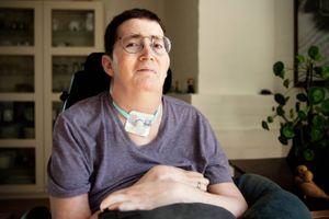 Rikke Engelbrechtfik i 2003 konstateret sklerose. De første par år, kunne hun både tale og være i arbejde. I dag er hun lam i hele kroppen. Foto: Rikke Kjær Poulsen.
