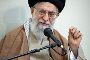 Beslutningen kommer, efter at landets åndelige leder, Ali Khamenei, har betegnet læring af sprog i de mindre klasser som en måde til at åbne for en vestlig "kulturinvasion". Arkivfoto: AP