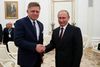 Slovakiets premierminister, Robert Fico, har flere gange mødt Ruslands præsident, Vladimir Putin. Her ved et møde i Kreml i 2016. Arkivfoto: Alexander Zemlianichenko/AP