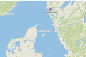 En erfaren dansk dykker mistede søndag livet i forbindelse med dykning i det sydvestlige Sverige.