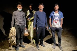 Illegale afghanere i Tyrkiet - her i natten på en øde mark nær den tyrkiske by van godt 100 km fra den iranske grænse. Foto: Heidi Plougsgaard
