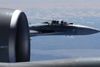 Det russiske fly kom 1,5 meters afstand fra det amerikanske, og man kunne se den russiske pilot i cockpittet. Foto: US European Command.
