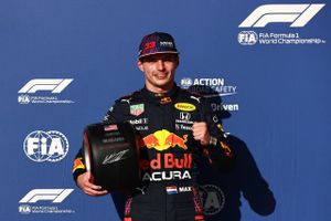Den hollandske Red Bull-kører starter i front, når det amerikanske grandprix søndag skal afgøres i Austin.